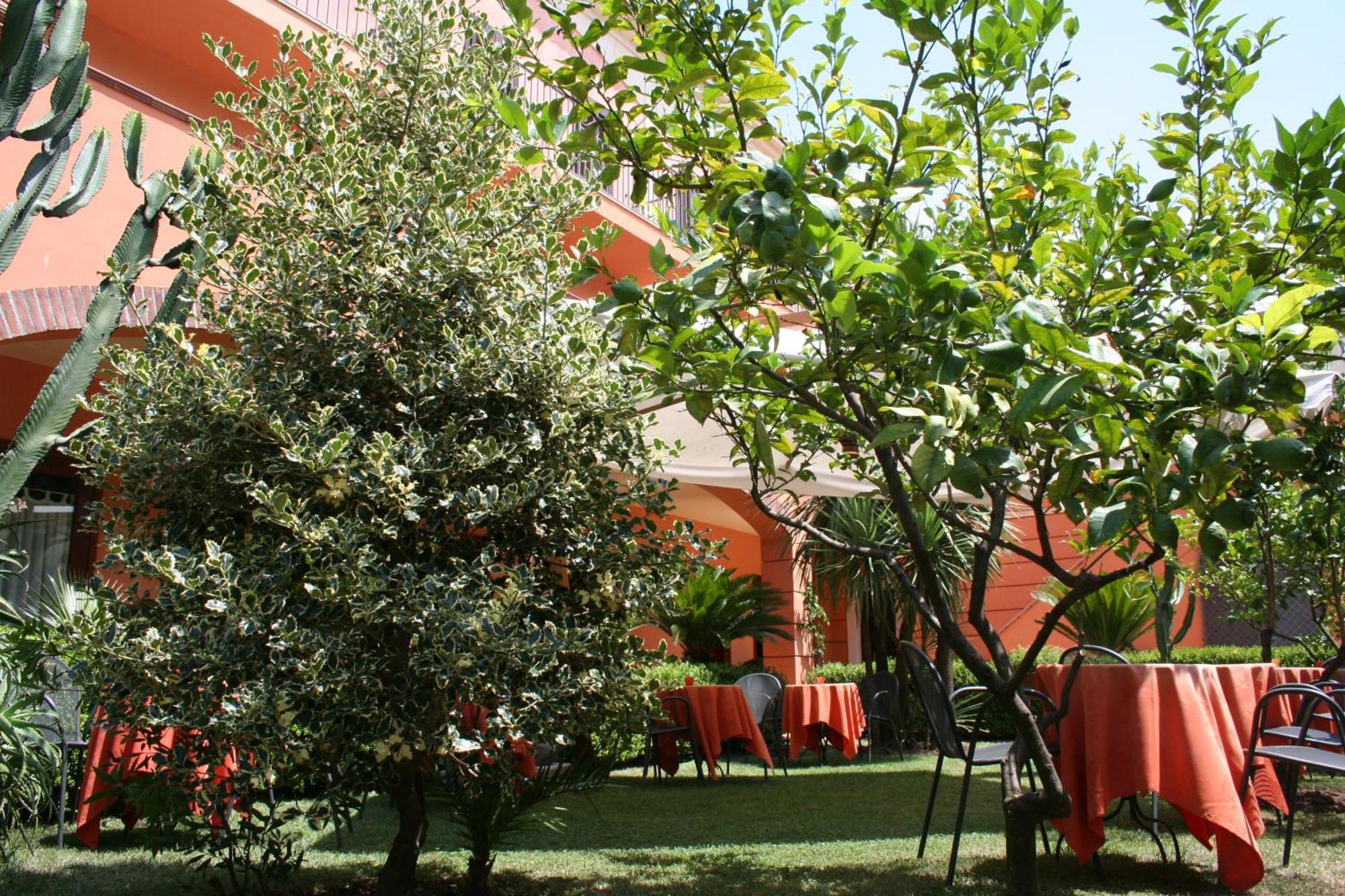 Hotel Locanda Dei Trecento Сапри Екстериор снимка